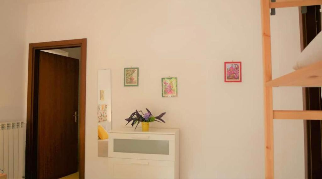 House With Garden And Parking Space In Mergellina Neapel Exterior foto